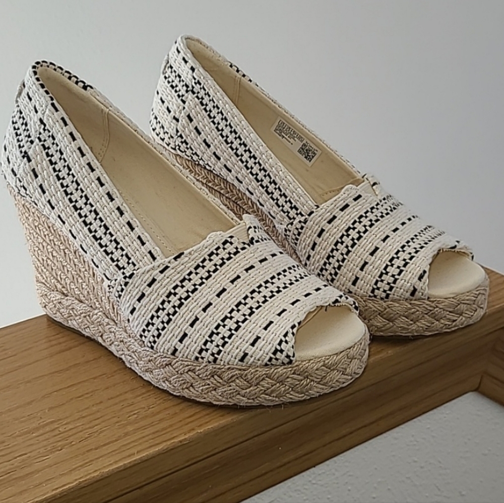 NEW Toms Michelle Wedges